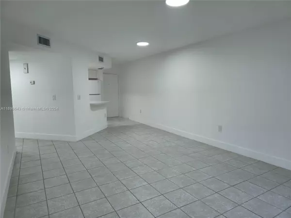 Doral, FL 33166,8205 Lake Dr #102