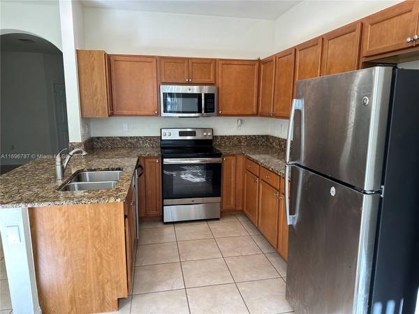 Hialeah, FL 33018,3486 W 92nd Pl #3486