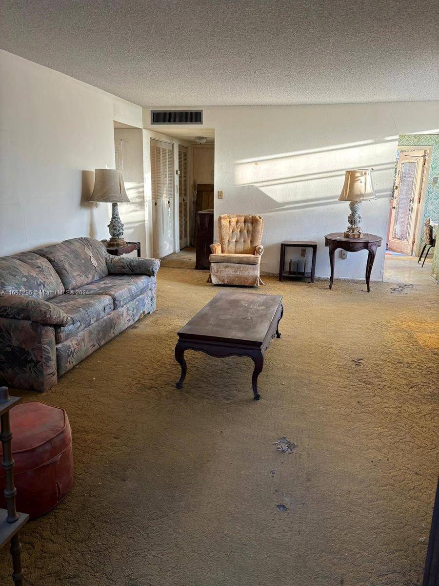 North Miami Beach, FL 33162,16400 NE 17th Ave #306