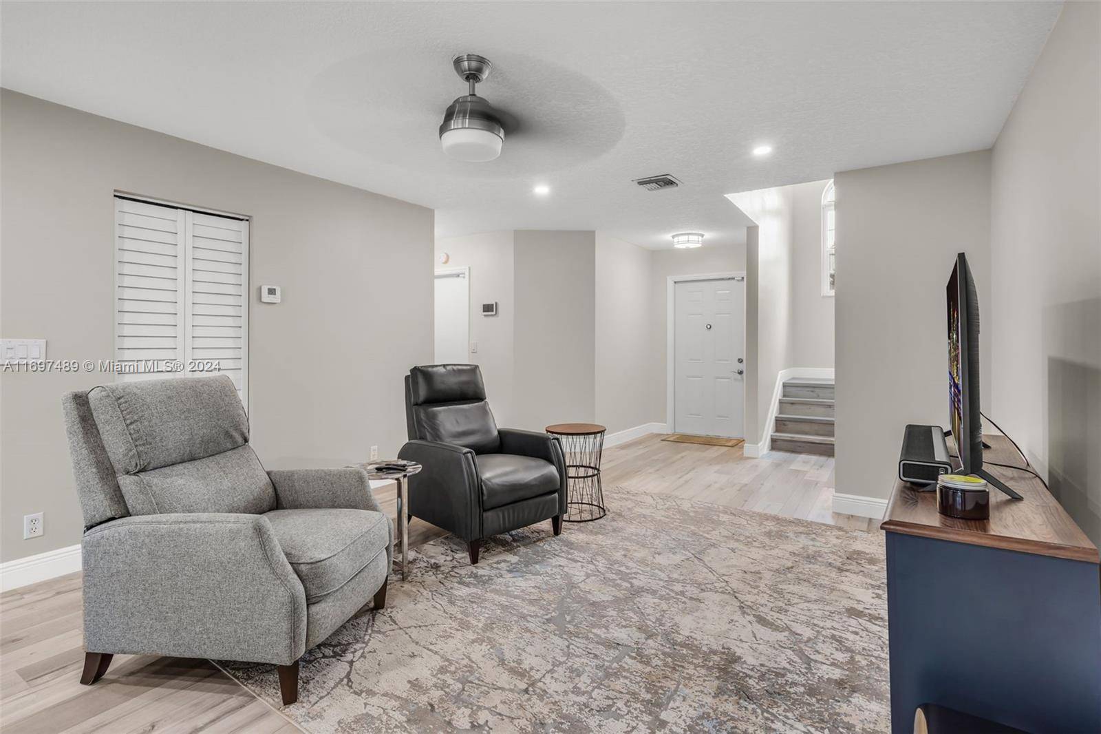 Plantation, FL 33324,9156 Vineyard Lake Dr #9156