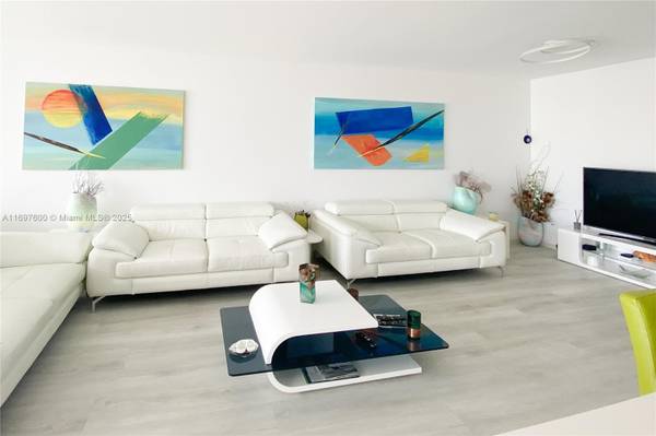 Hallandale Beach, FL 33009,800 Parkview Dr #708