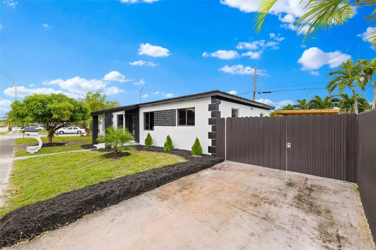 Hialeah, FL 33012,331 W 40th Pl