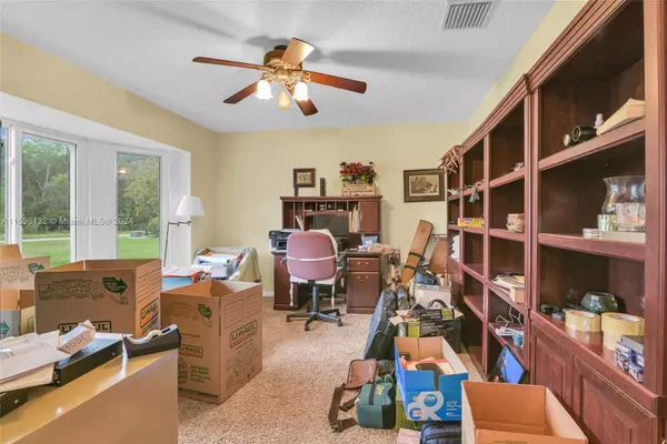 Loxahatchee, FL 33470,17609 Key Lime Blvd