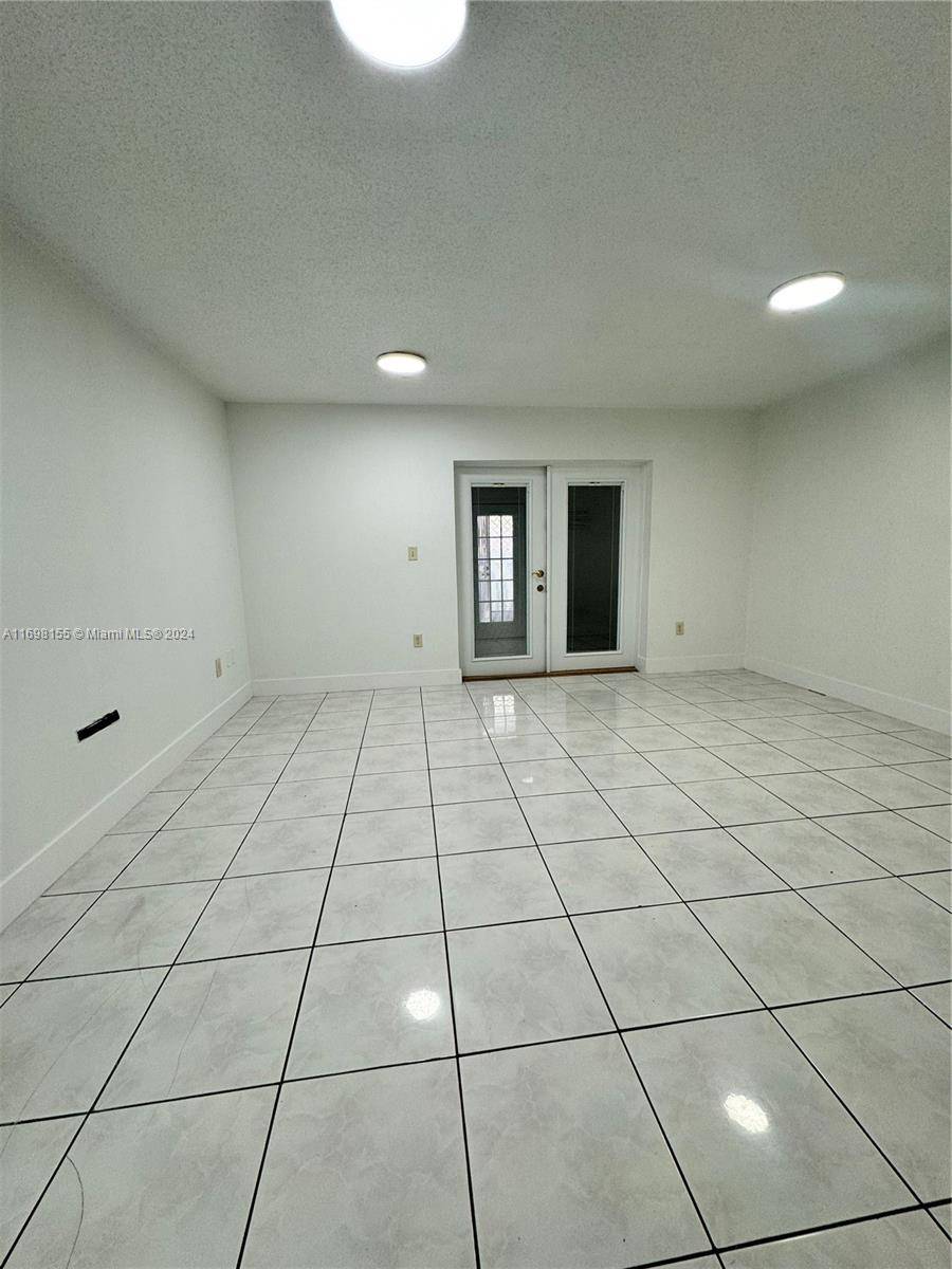 Hialeah, FL 33012,1460 W 39th Pl #6