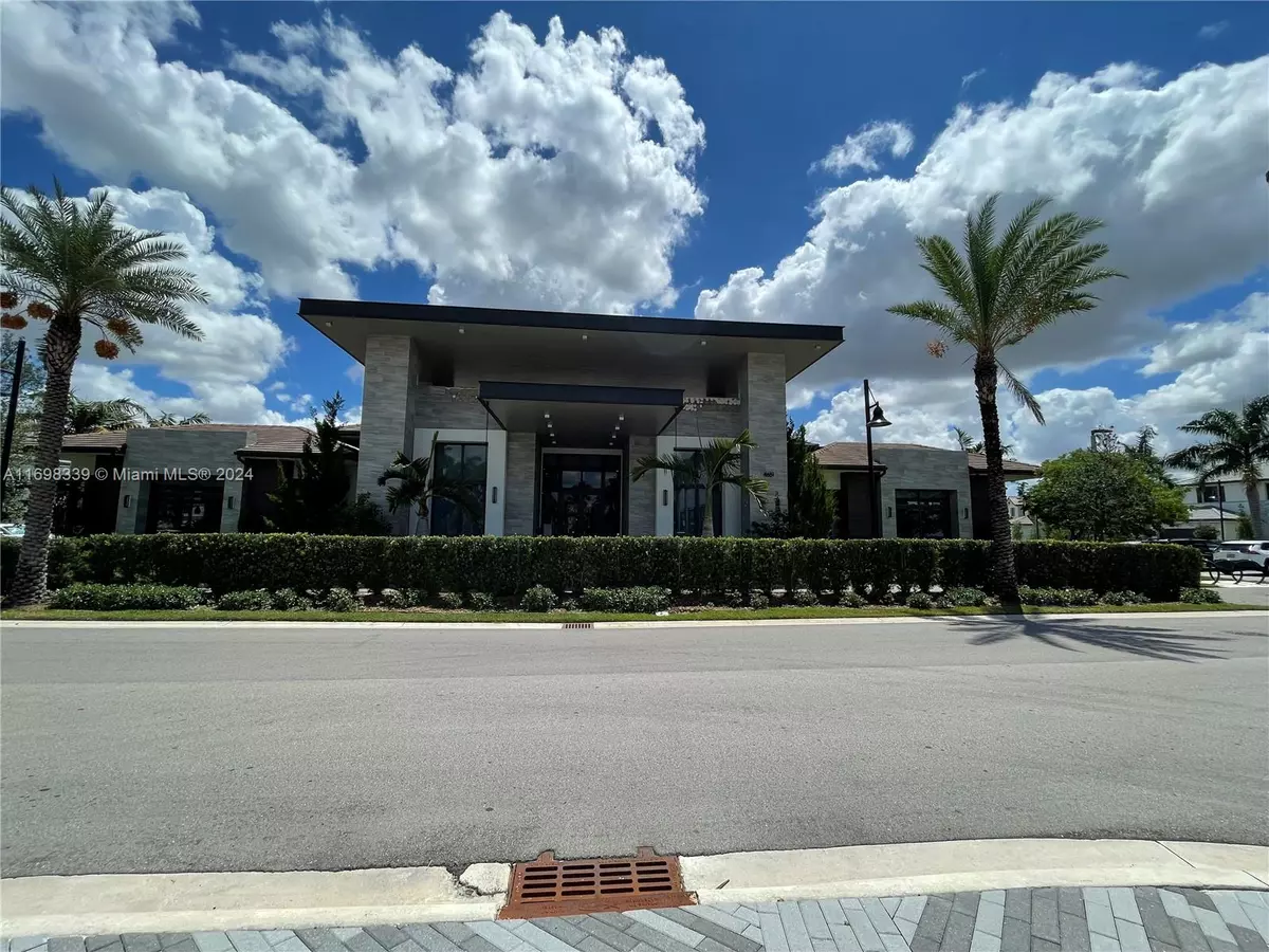 Doral, FL 33166,8001 NW 41 ST #409