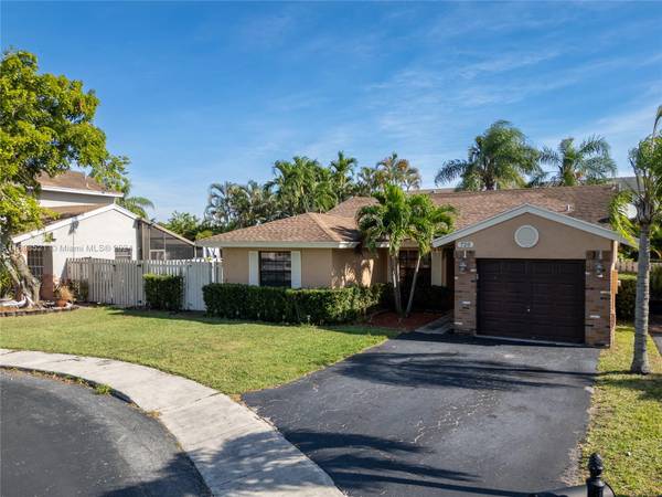 720 Shiloh Ter, Davie, FL 33325