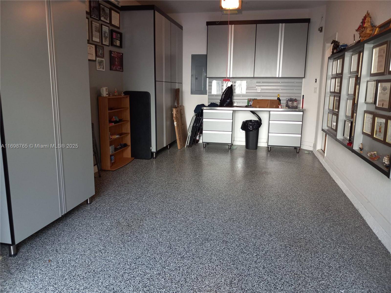 Pompano Beach, FL 33060,122 SW 7th Ct #None