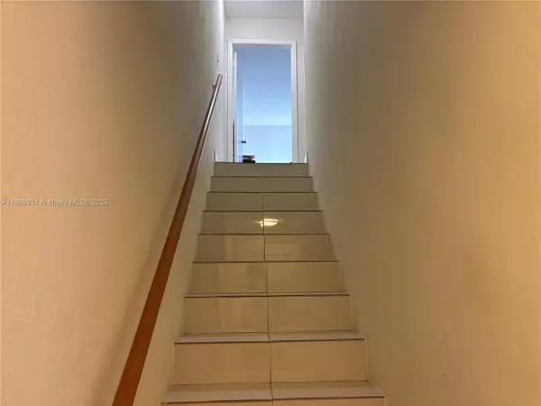 Miami, FL 33176,10806 N Kendall Dr #P-26