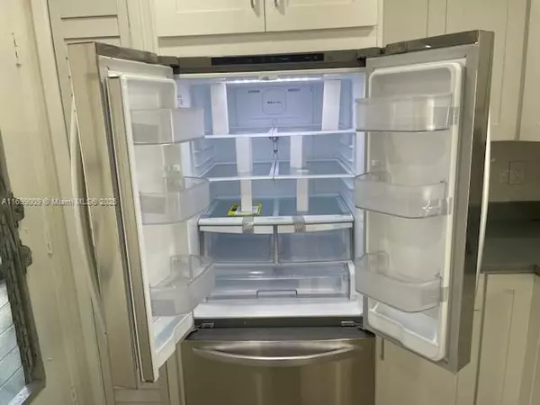 Miami, FL 33179,1350 NE 191st St #B203