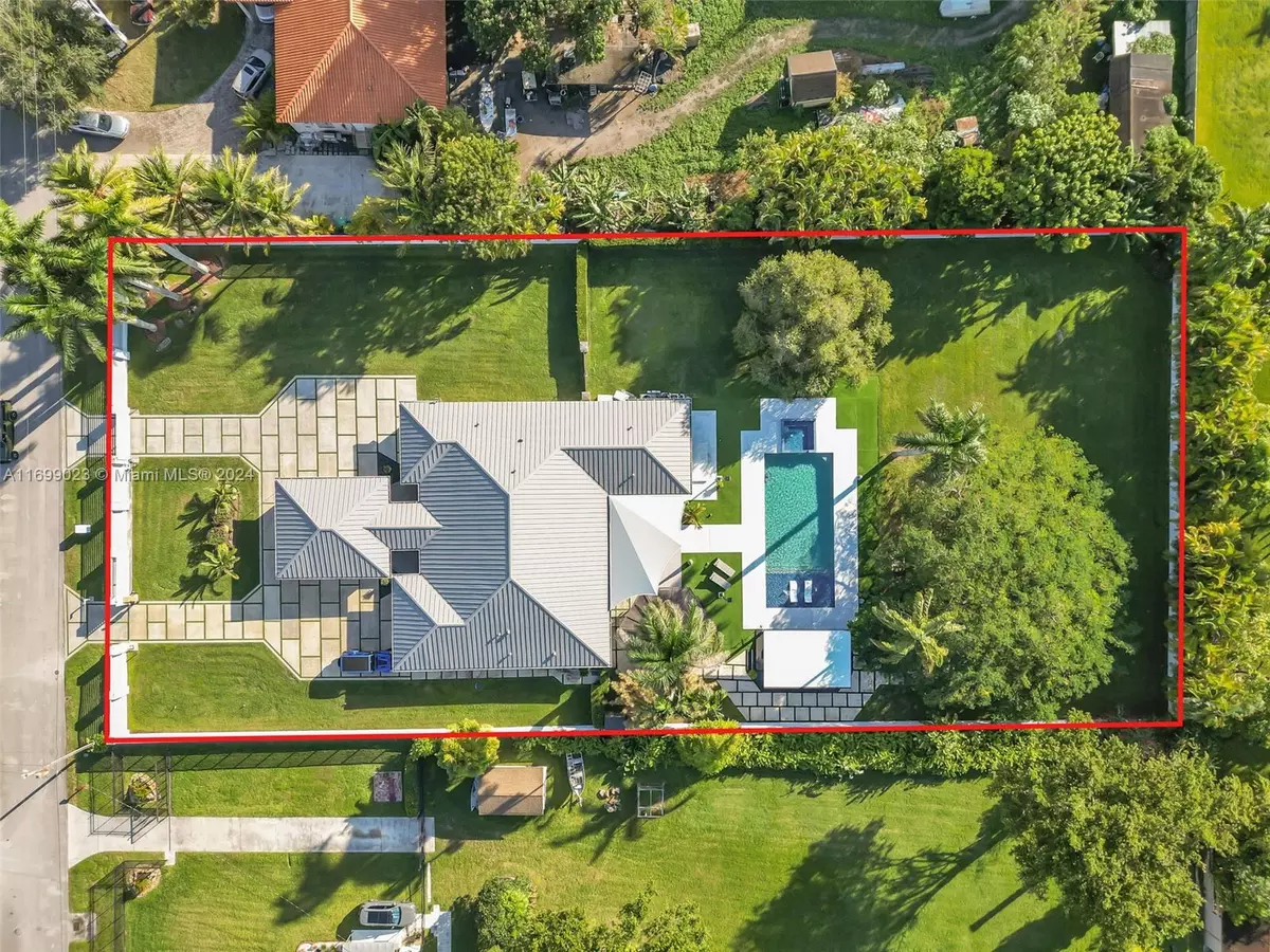 Miami, FL 33184,10 SW 124th Ave