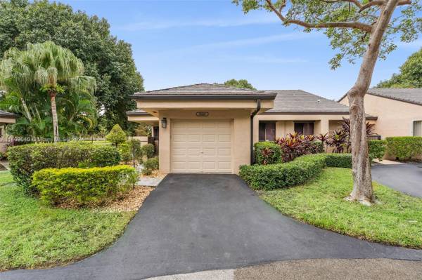 9300 S Chelsea Dr S, Plantation, FL 33324