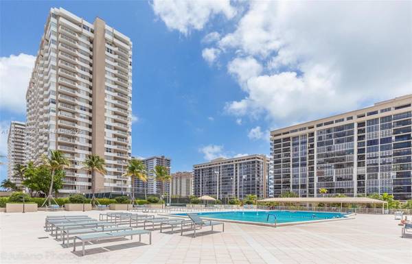 1965 S Ocean Dr #2G, Hallandale Beach, FL 33009