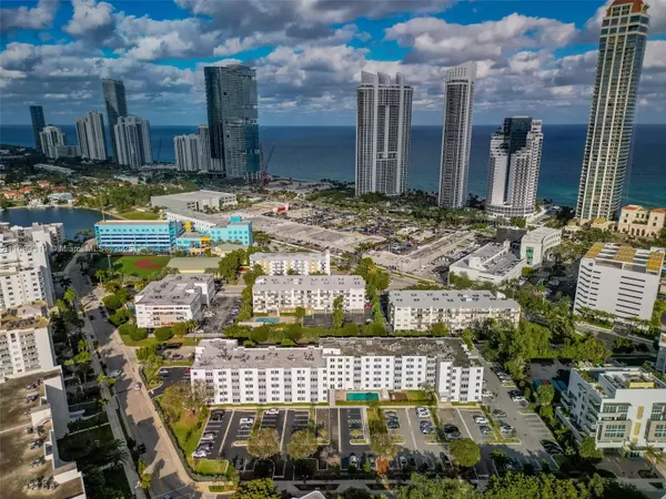 Sunny Isles Beach, FL 33160,250 180th Dr #505