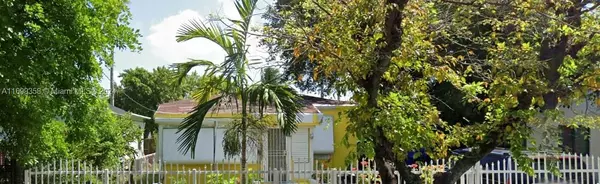 340 NW 40th St,  Miami,  FL 33127