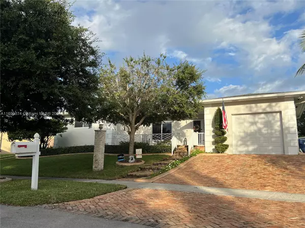 20605 SW 80th Pl,  Cutler Bay,  FL 33189