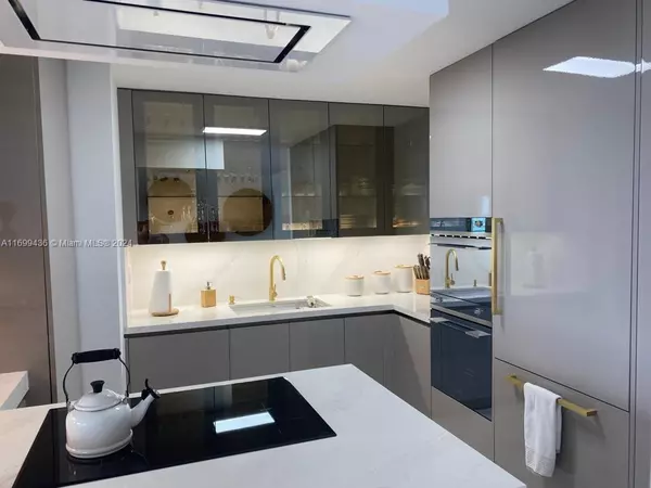 Miami, FL 33131,1450 Brickell Bay Dr #1709