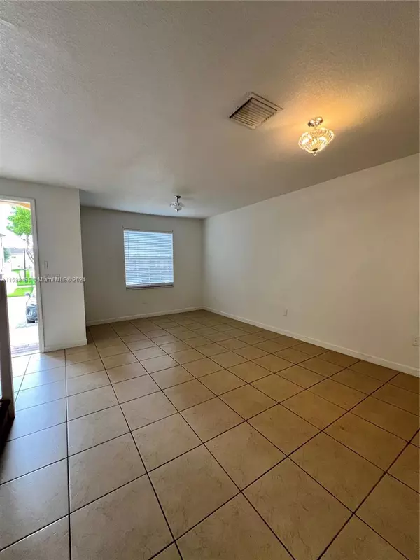 Cutler Bay, FL 33190,9031 SW 227th St #2