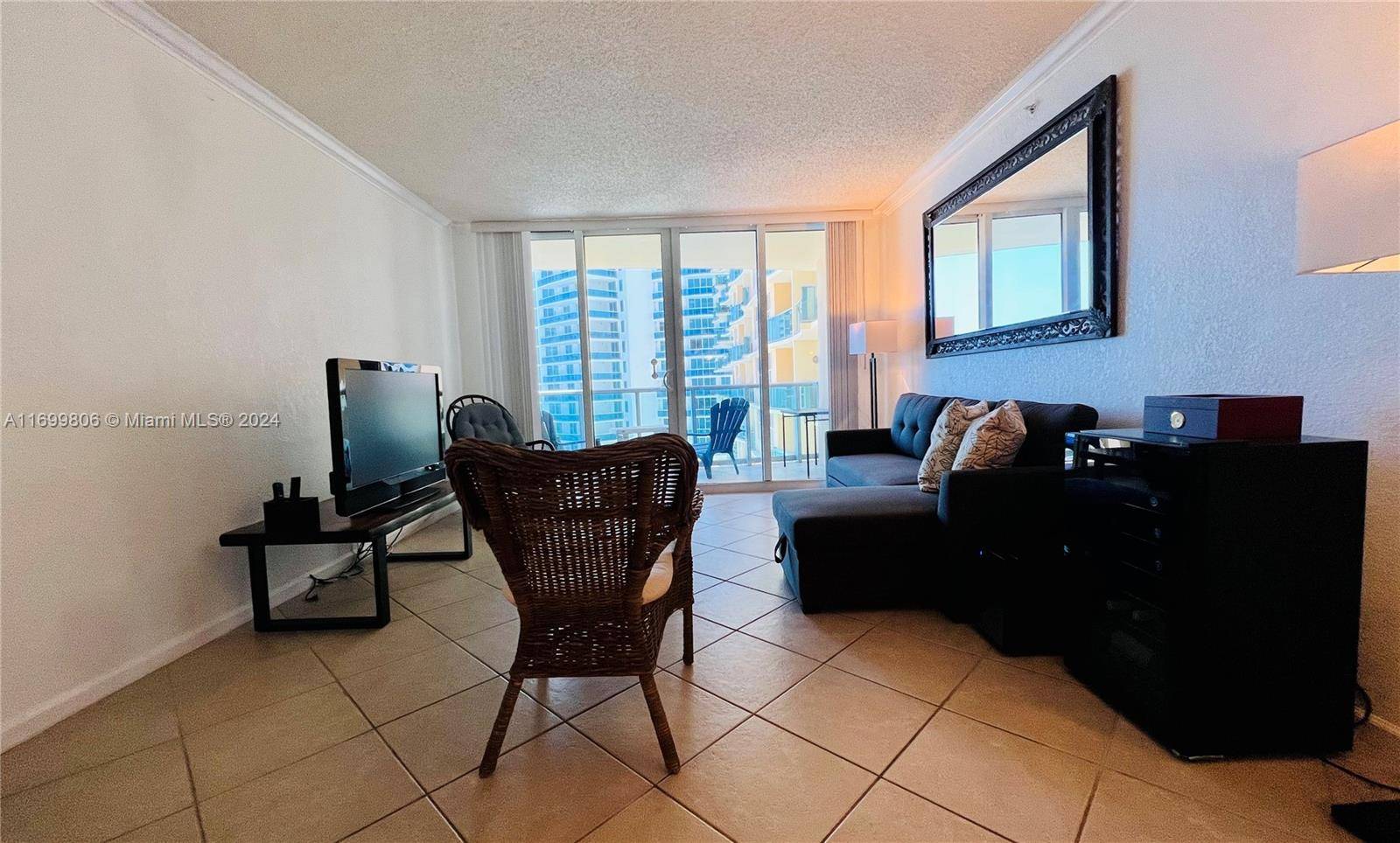 Hollywood, FL 33019,2501 S Ocean Dr #918