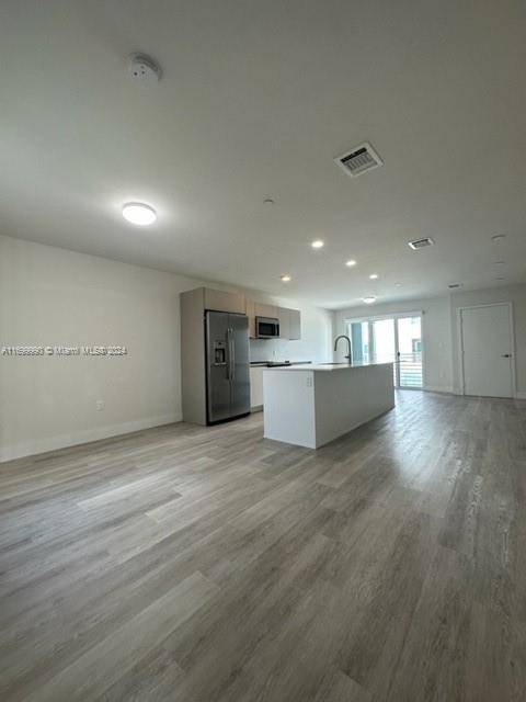 Miami, FL 33180,2561 NE 193rd St #1207