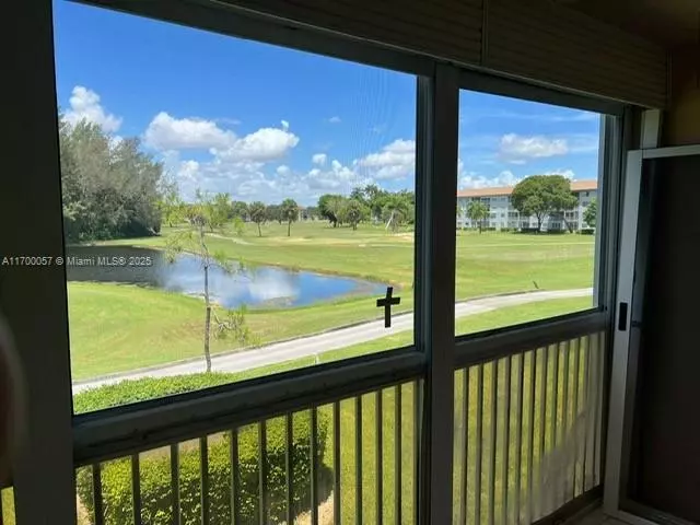 900 SW 125th Way #211R, Pembroke Pines, FL 33027