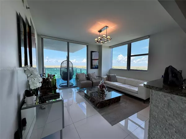 Sunrise, FL 33323,2641 N Flamingo Rd #2008N