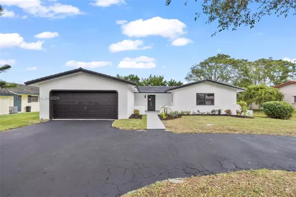 10611 NW 43rd St, Coral Springs, FL 33065