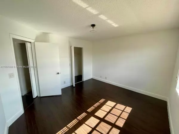 Pembroke Pines, FL 33025,333 SW 86th Ave #201