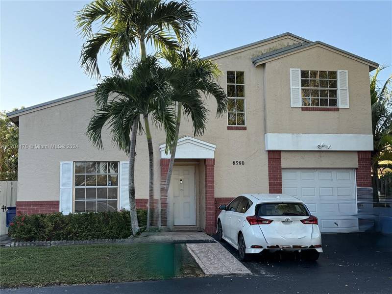 8580 NW 193rd Ln, Hialeah, FL 33015