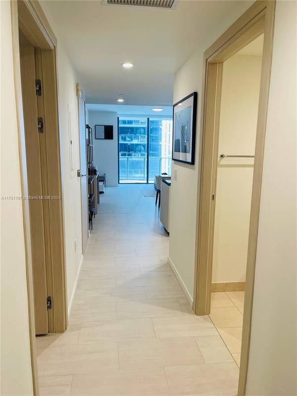 Miami, FL 33131,1000 Brickell Plaza #3905