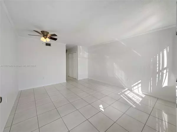 Hialeah, FL 33016,2073 W 54th Ter #26