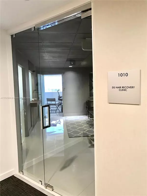 Coral Gables, FL 33134,2100 Ponce De Leon Blvd #1010