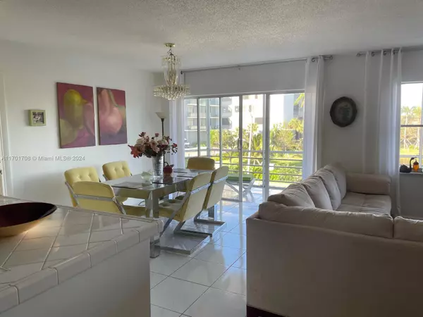 Hallandale Beach, FL 33009,200 diplomat #333