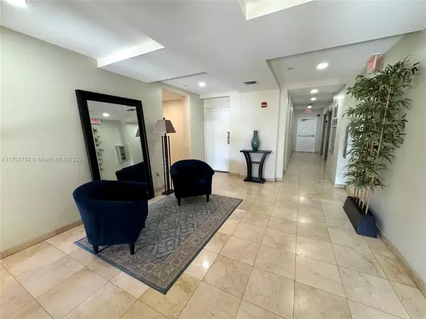 Coral Gables, FL 33134,671 Biltmore Way #402