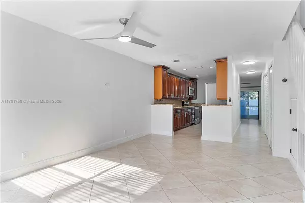 Coral Springs, FL 33071,9767 Riverside Dr #72-2