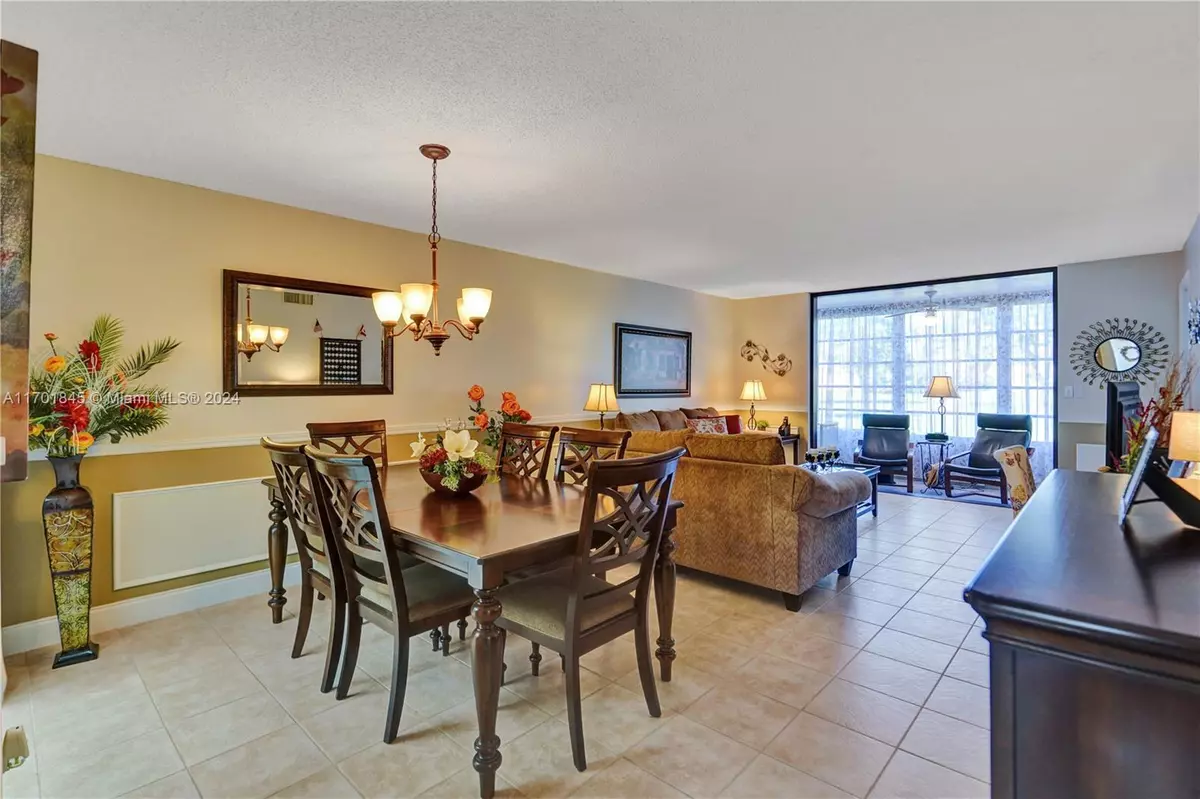 Sunrise, FL 33322,9330 Sunrise Lakes Blvd #109