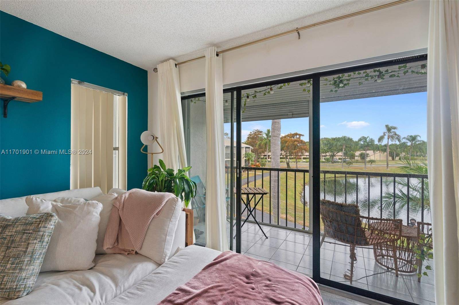 West Palm Beach, FL 33409,1118 Green Pine Blvd #B2