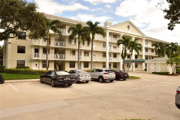 6085 Balboa Cir #402, Boca Raton, FL 33433