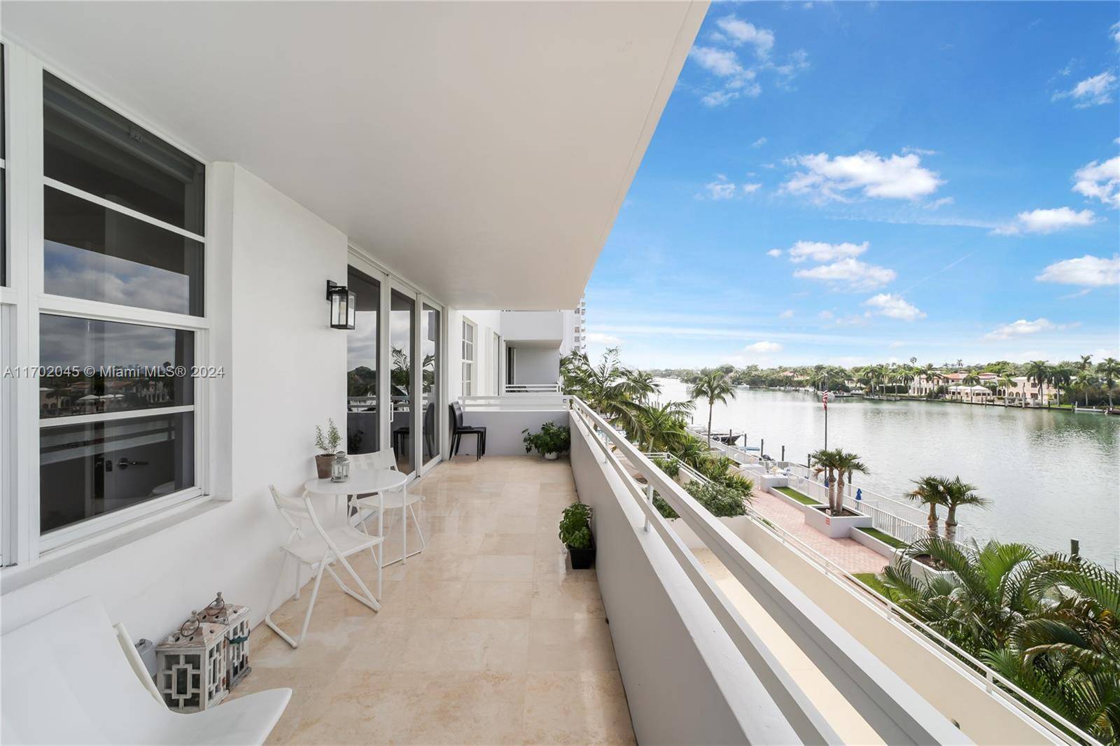 Miami Beach, FL 33140,5700 Collins Ave #4L