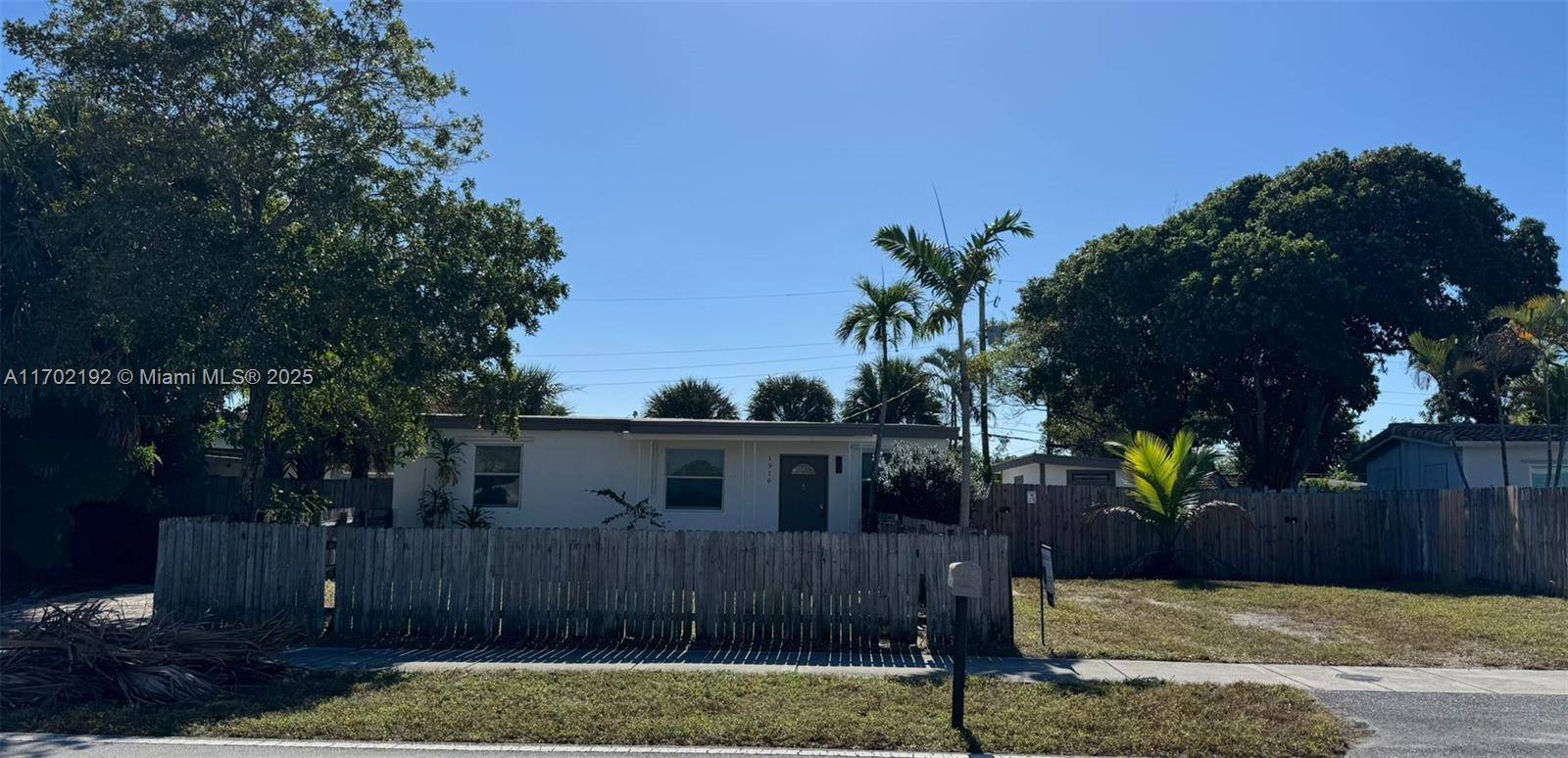Pompano Beach, FL 33064,1916 NE 54th St