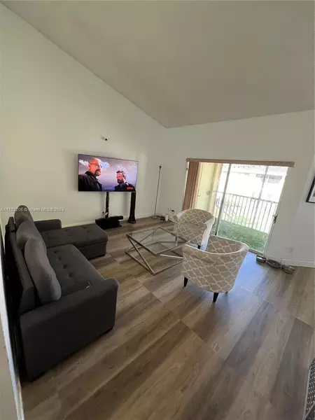 1156 Coral Club Dr #1156, Coral Springs, FL 33071