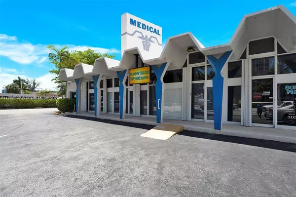 Sunny Isles Beach, FL 33160,18600 Collins Ave