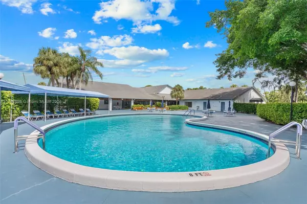 Margate, FL 33063,7684 NW 18th St #305