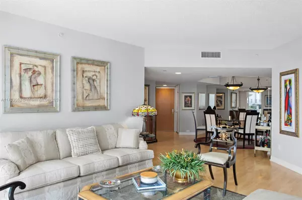 Aventura, FL 33180,21205 Yacht Club Dr #2403
