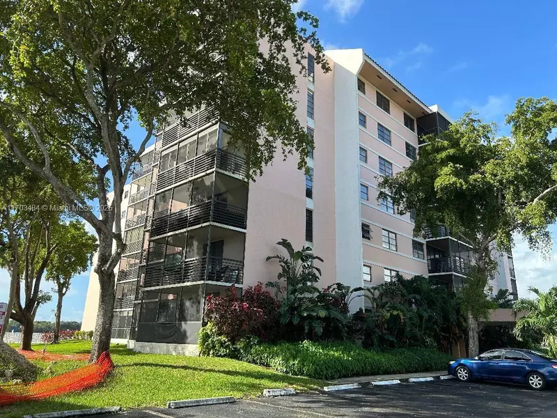 20840 San Simeon Way #402, Miami, FL 33179