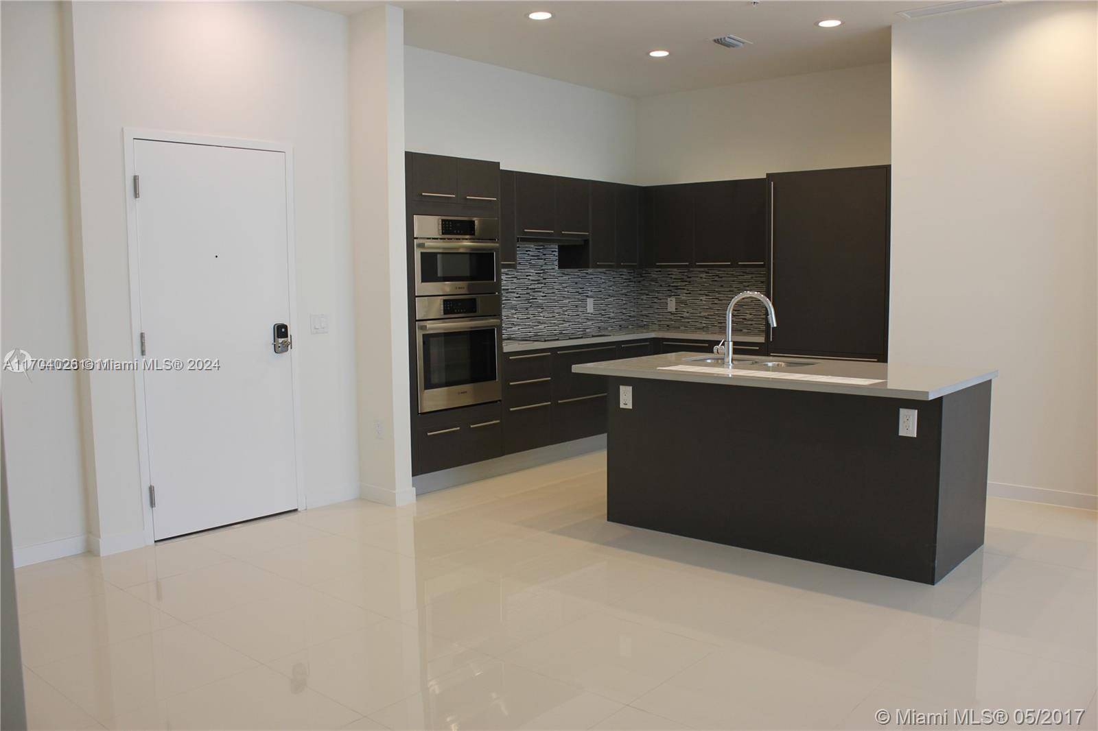 Doral, FL 33178,7661 NW 107th Ave #810