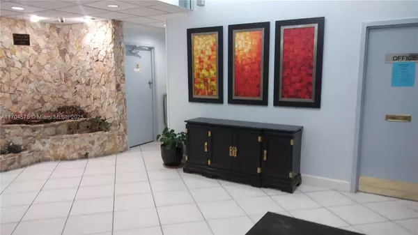 Pembroke Pines, FL 33026,1000 St Charles Pl #615