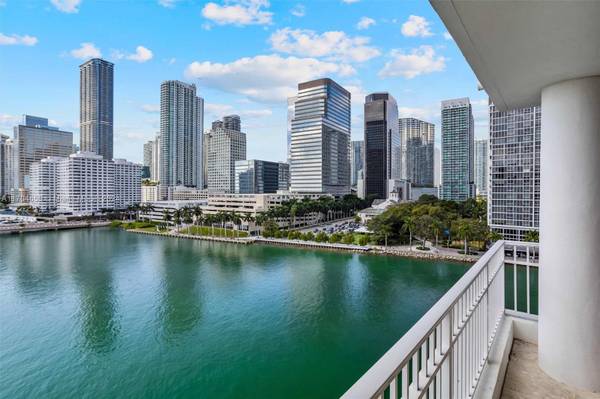 701 Brickell Key Blvd #903, Miami, FL 33131