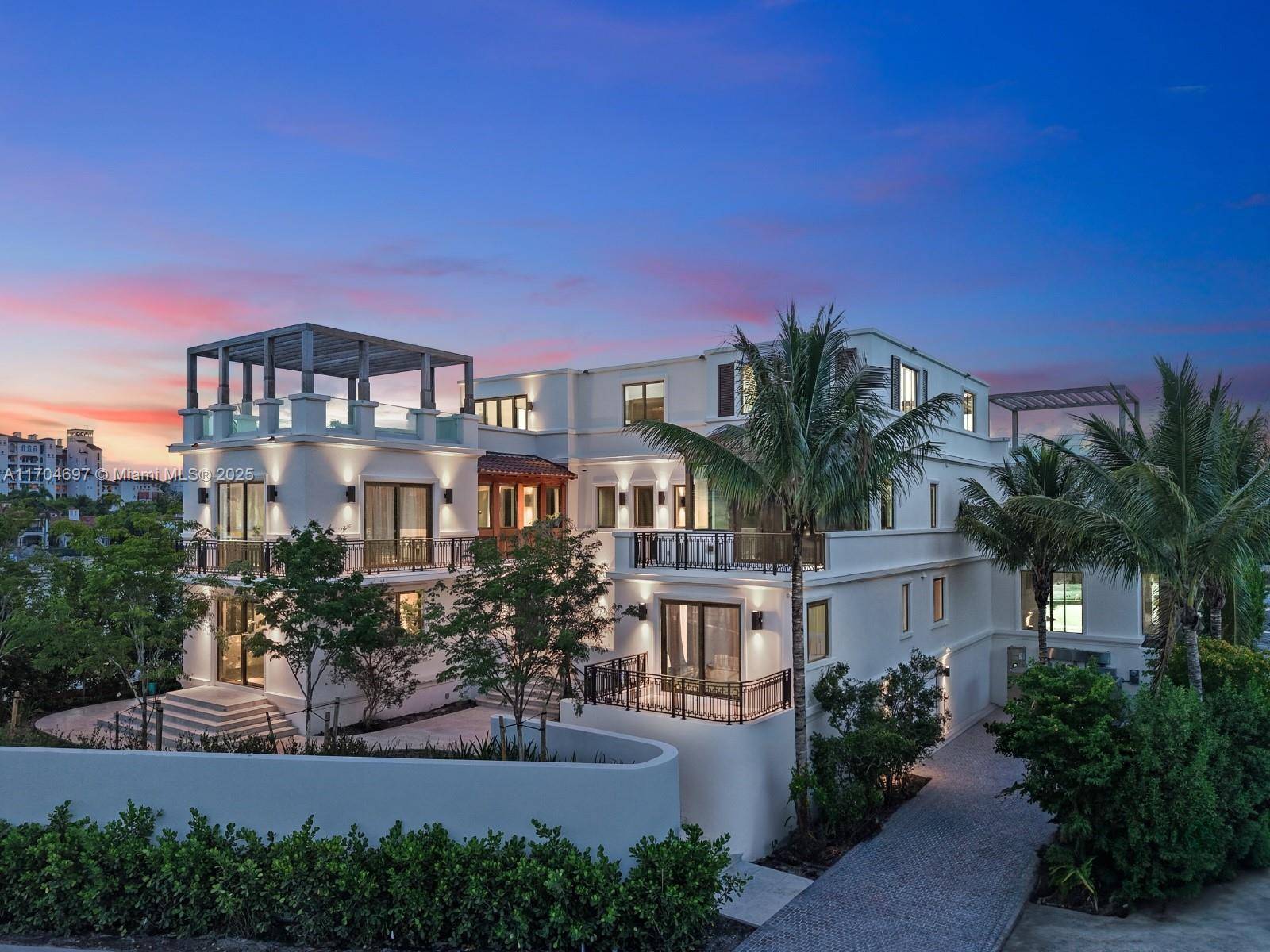 1009 Links Dr, Miami Beach, FL 33109