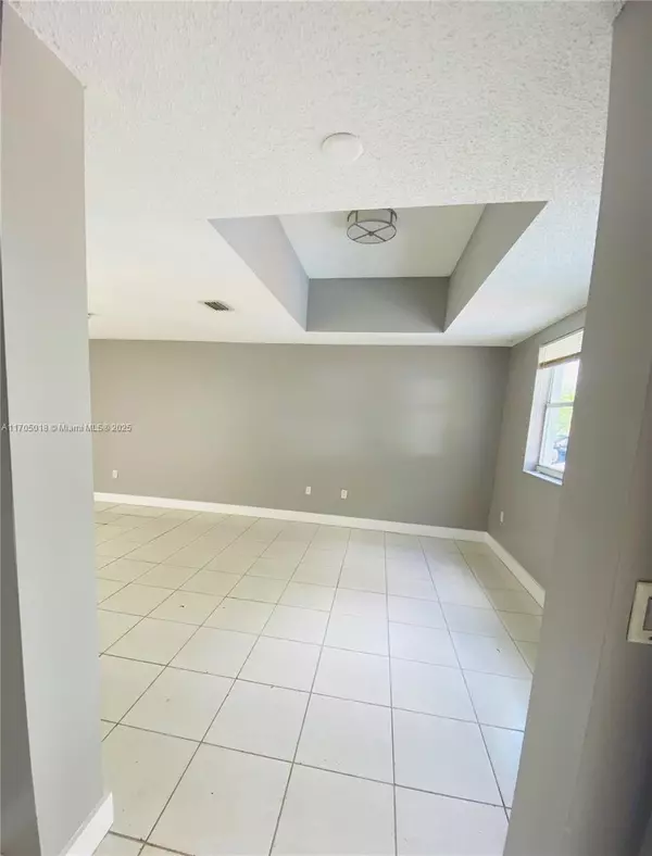 Homestead, FL 33033,1620 NE 5th St #1620
