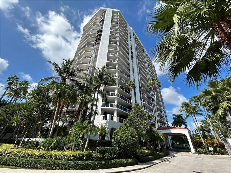 3600 Yacht Club Dr #702, Aventura, FL 33180